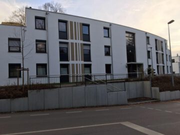 Moderne 3-Zimmerwohnung 2. OG mit großer Dachterrasse, 88131 Lindau, Dachgeschosswohnung
